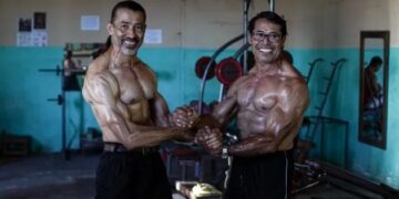 Musculosos abuelos son virales en redes tras tener 60 años y cuerpo impresionantes