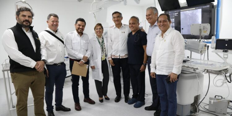 Supervisan Zoé Robledo y Américo Villarreal avances en rehabilitación del Hospital del IMSS en Madero