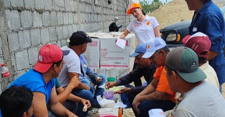 Celebra Mayra Benavides día de la Santa Cruz