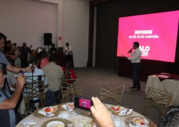 Presenta Lalo Gattás informe de acciones y propuestas de campaña.