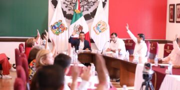 Aprueba Cabildo nueva licencia a alcalde para continuar campaña.