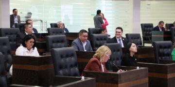Quieren en tribunales ganar lo que el voto les negó
