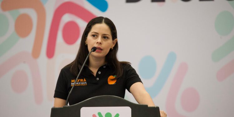 Participa Mayra Benavides derecho y de frente con propuestas en materia de seguridad