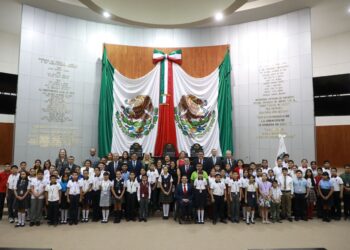 Diputados por un día alzan la voz en contra el bullying y en favor del medio ambiente