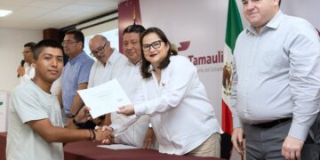 Certifican a estudiantes de la Universidad Tecnológica de Altamira en el idioma inglés