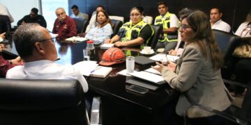 Coordina SEDUMA acciones para limpiar playas e investigar origen de hidrocarburo