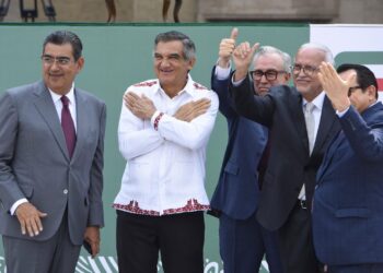 Asiste Américo Villarreal al sexto informe de gobierno del presidente López Obrador