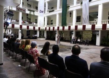 Inaugura Américo rehabilitación de Palacio de Gobierno de Tamaulipas y devela escudos de los 43 municipios