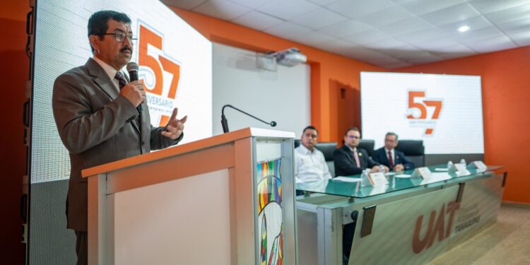 Consolida la UAT formación de ingenieros y científicos