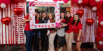 Rector de la UAT y universitarios conviven en jornada estudiantil