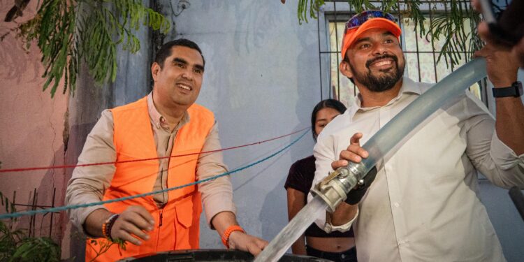 MC lleva agua a más colonias de la Capital
