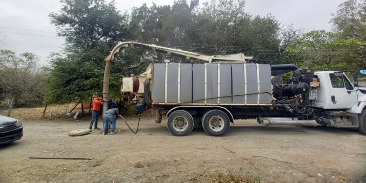 Intensifica Secretaría de Recursos Hidráulicos trabajos de saneamiento en diversos municipios de Tamaulipas