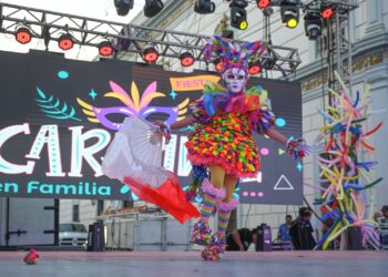 Disfrutan más de 5 mil Carnaval Familiar en el 17 Te Quiero Más.