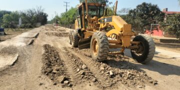 Avanzan mejoras de vialidades en todas las zonas de Victoria.