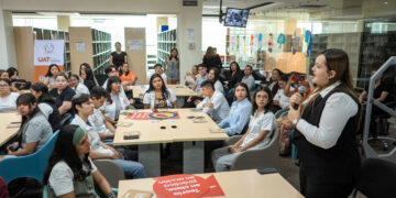 Egresados y estudiantes de la UAT comparten experiencias de la práctica profesional