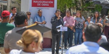 Inaugura alcalde calle de concreto hidráulico en colonia Tamatán.