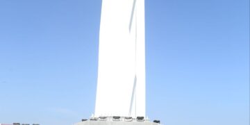 Entrega el gobernador a Tula la cruz más grande de México