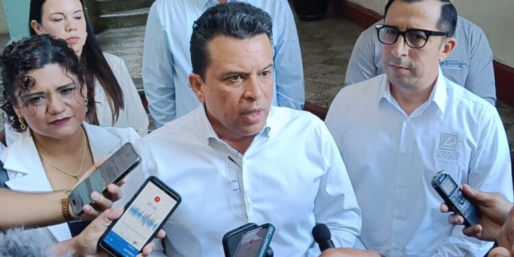 Alcalde de Victoria destaca buena relación con cámaras empresariales en la región