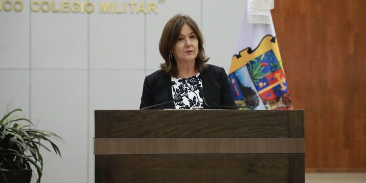 Poder Legislativo aprueba regular uso de teléfonos inteligentes en escuelas básicas