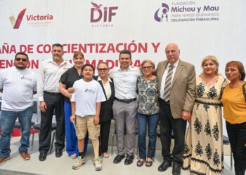 Une esfuerzos Municipio con Michou y Mau en la  prevención de quemaduras.