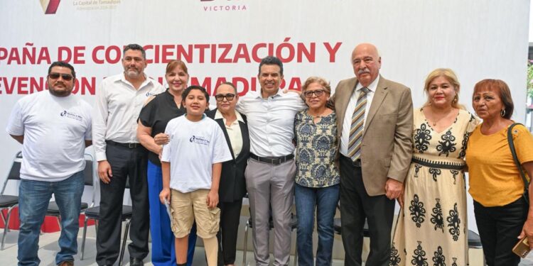 Une esfuerzos Municipio con Michou y Mau en la  prevención de quemaduras.
