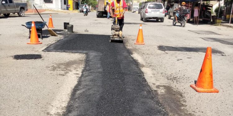 Llega programa de bacheo a más colonias de Victoria.