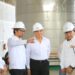 Recorre gobernador Américo Villarreal planta que transforma plásticos en combustibles en Altamira