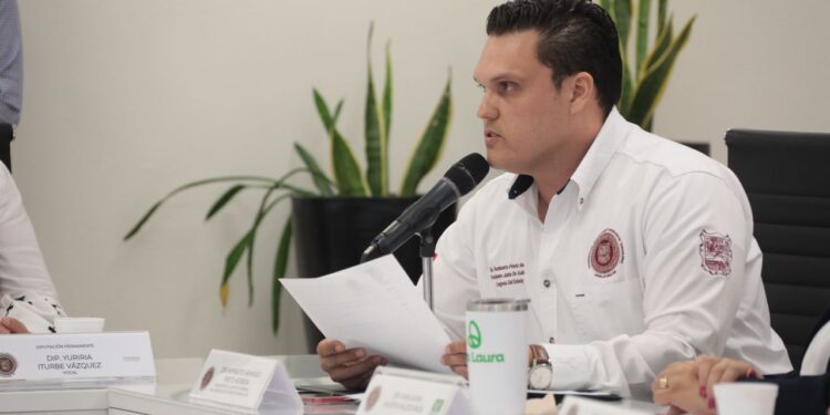 NO BAJAN COMPENSACIONES; CAMBIAN LOS CARGOS