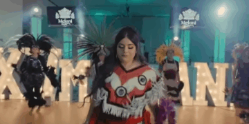 VIDEO VIRAL: Quinceañera opta por danza ancestral en lugar de vals y conmueve en redes sociales