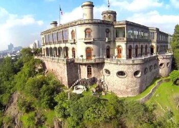 El Castillo de Chapultepec: El único castillo real en América