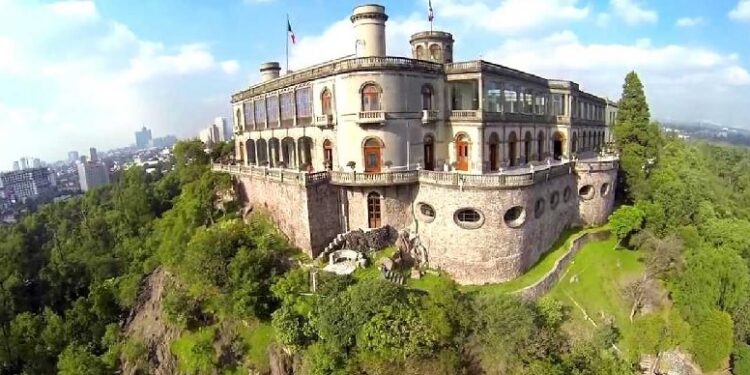 El Castillo de Chapultepec: El único castillo real en América