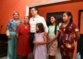 Entrega Lalo Gattás vivienda a familia de la Esfuerzo Popular.