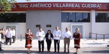 Inaugura Américo Villarreal gimnasio en Escuela Normal de Educadoras, legado de su padre