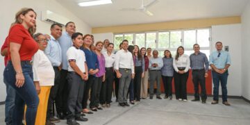 Entrega Ayuntamiento, aula a la escuela primaria Francisco Márquez.
