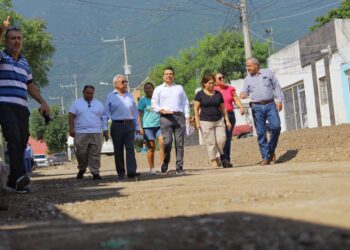 Agradecen vecinos pavimentación en la Cuauhtémoc.
