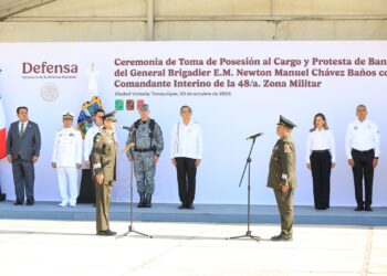 Asiste gobernador Américo Villarreal a toma de protesta del comandante interino de la 48 Zona Militar