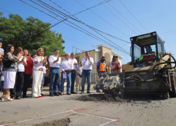 Para seguridad de alumnos, intensifica Municipio bacheo en ruta escolar.