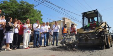 Para seguridad de alumnos, intensifica Municipio bacheo en ruta escolar.