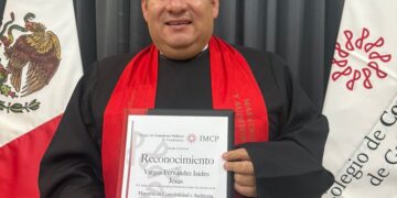 El Diputado Isidro Vargas recibe el Grado de Maestría en Contabilidad y Auditoría Gubernamental