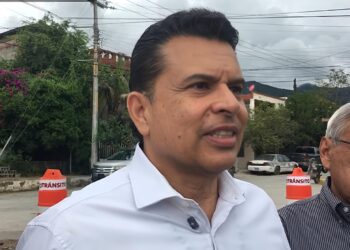 Eduardo Gattás impulsa programa de bacheo para mejorar vialidades en la capital