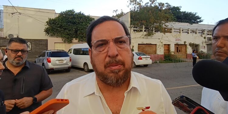 SET refuerza acciones para que más jóvenes continúen sus estudios en preparatoria