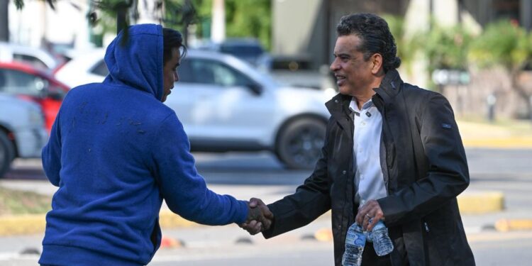 Embellece Municipio la Capital para temporada navideña.