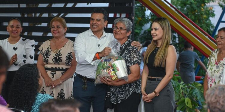 Fortalece Lalo Gattás acercamiento con el pueblo de Victoria.