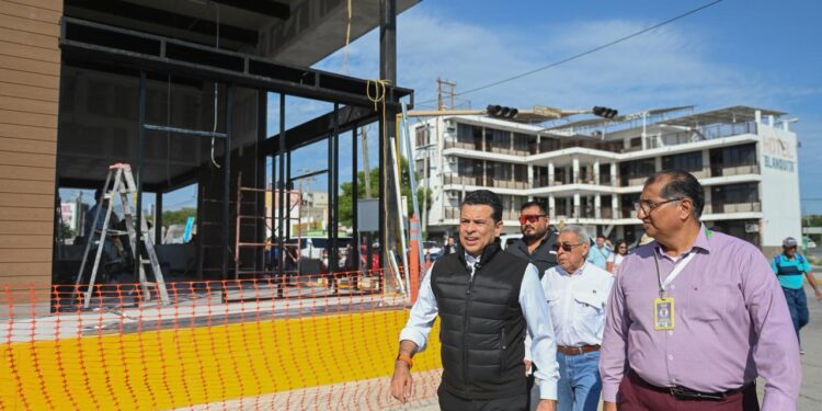 Supervisa alcalde avance de remodelación de central de autobuses de Victoria.