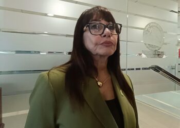 Dip. Blanca Anzaldúa celebra aprobación de protección a maestros y llama evitar exclusión por uniforme