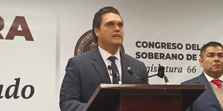 “Desconoce el trabajo legislativo”: Prieto Herrera responde a García Cabeza de Vaca