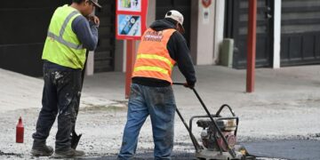 Intensa jornada del Plan Emergente de Bacheo en la calle Matamoros.