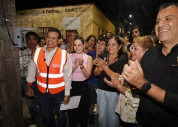 Con la instalación de 36 luminarias LED, refuerza Municipio seguridad en zona centro de Victoria.