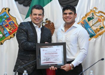 Entrega Cabildo reconocimiento a destacado deportista victorense.