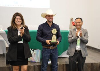 Reconocen a joven tamaulipeco con el Premio Líder Ambiental 2026 en Chiapas